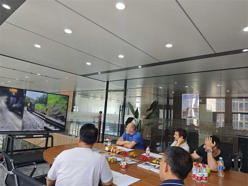 ยินดีต้อนรับลูกค้าชาวชิลีอย่างอบอุ่นสู่โรงงานของเราเพื่อหารือเกี่ยวกับเรื่องความร่วมมือ！